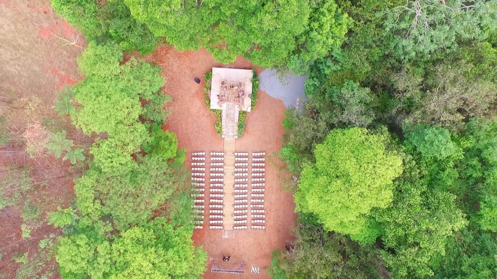 Tomada aérea de festa de casamento